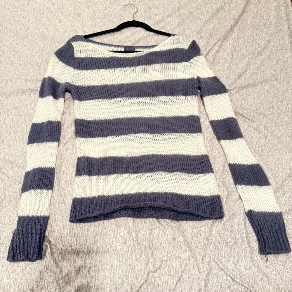 PacSun Gray and White Crew Neck Sweater (SIZE M)